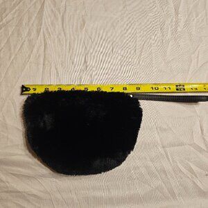 House of Harlow 1960, Black faux fur wristlet